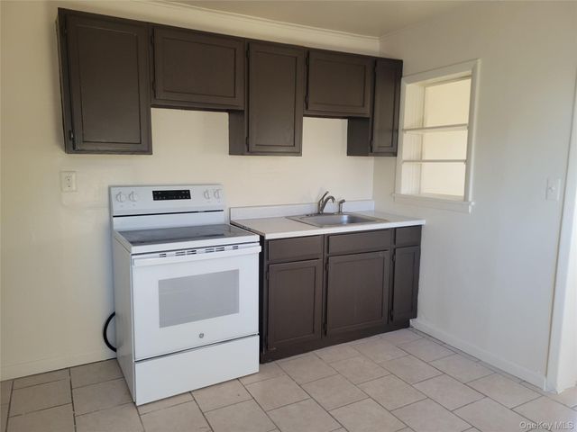 3479 Lexington Avenue L8, Mohegan Lake, NY 10547