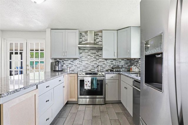 30151 LYNNE DRIVE, Wesley Chapel, FL 33543