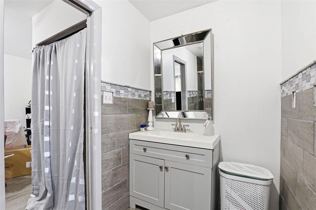 30151 LYNNE DRIVE, Wesley Chapel, FL 33543