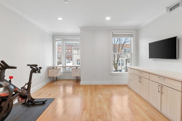 881 E 2nd 7, Boston, MA 02127