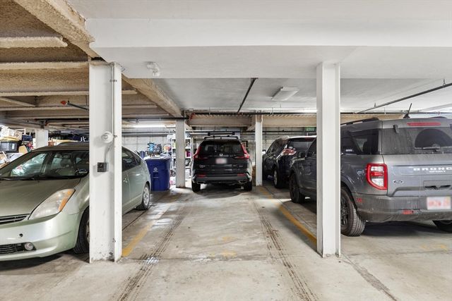 881 E 2nd 7, Boston, MA 02127