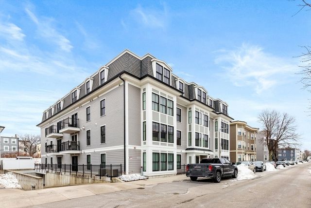 881 E 2nd 7, Boston, MA 02127