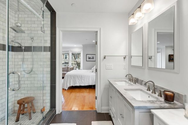 881 E 2nd 7, Boston, MA 02127