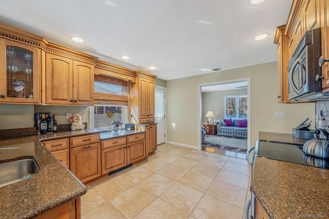 47 Thorburn Avenue, Patchogue, NY 11772