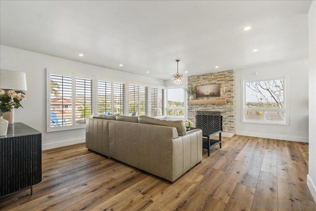 6641 Murray Park Drive, San Diego, CA 92120