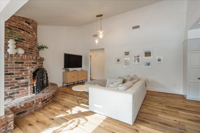 6641 Murray Park Drive, San Diego, CA 92120