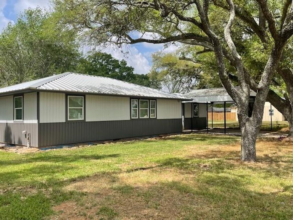15230 Highway 36, Needville, TX 77461