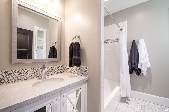 12056 S CORTINA CREST DR, Draper, UT 84020