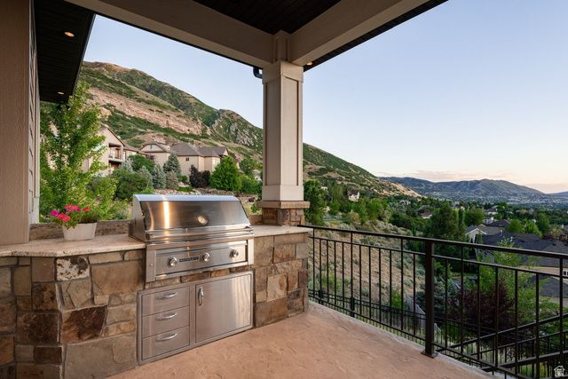 12056 S CORTINA CREST DR, Draper, UT 84020