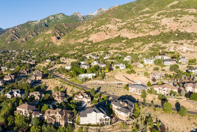 12056 S CORTINA CREST DR, Draper, UT 84020