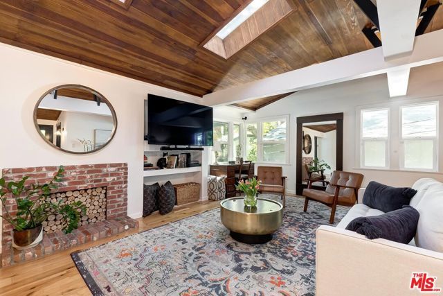 9826 Portola Drive, Beverly Hills, CA 90210