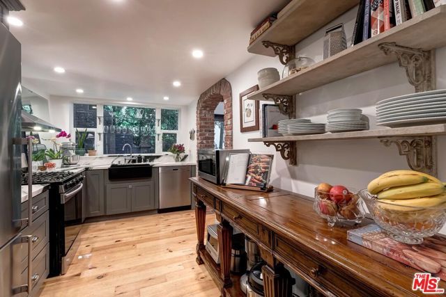 9826 Portola Drive, Beverly Hills, CA 90210