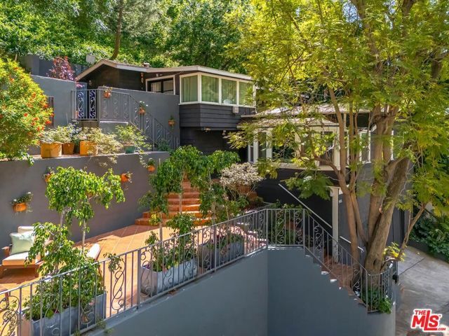 9826 Portola Drive, Beverly Hills, CA 90210