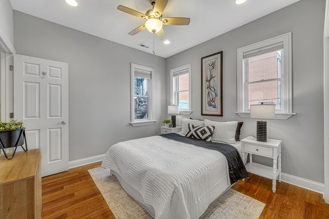 1040 W Polk Street 2B, Chicago, IL 60607