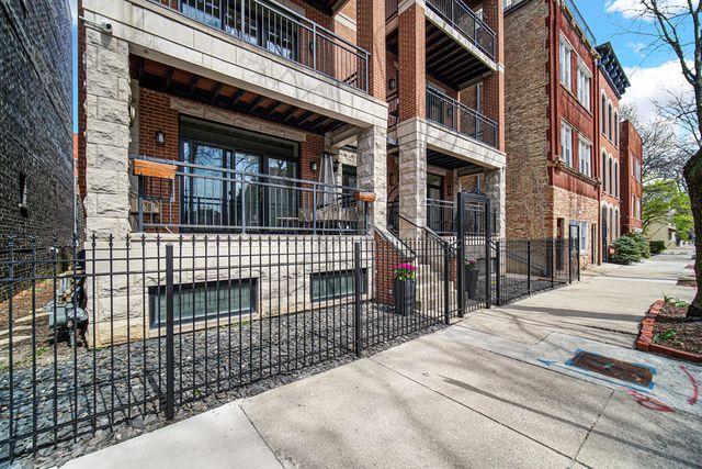 1040 W Polk Street 2B, Chicago, IL 60607