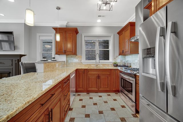 1040 W Polk Street 2B, Chicago, IL 60607