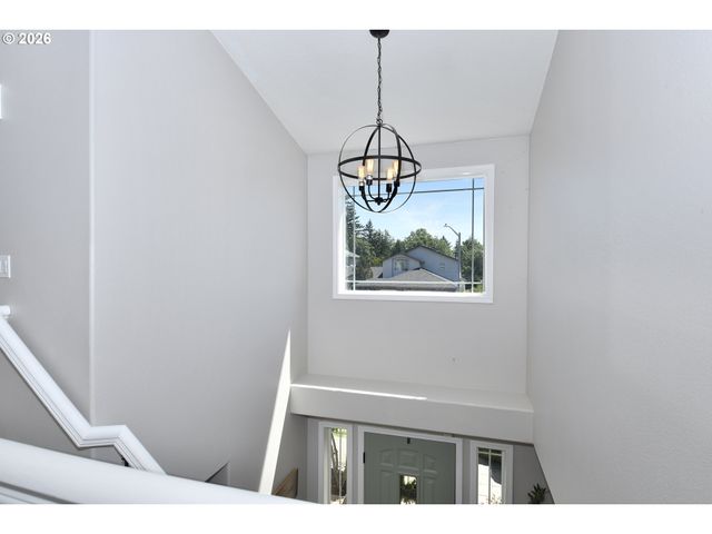 151 Se CONDOR Dr, Gresham, OR 97080