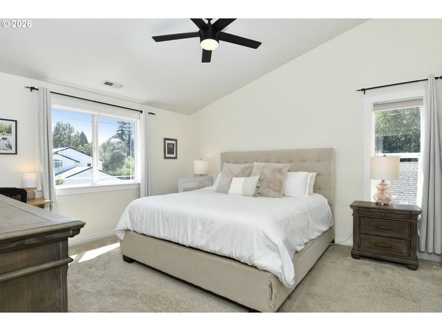 151 Se CONDOR Dr, Gresham, OR 97080