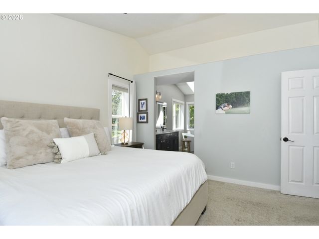 151 Se CONDOR Dr, Gresham, OR 97080