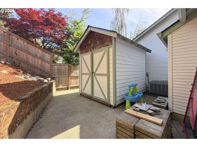 151 Se CONDOR Dr, Gresham, OR 97080
