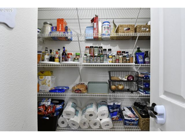 151 Se CONDOR Dr, Gresham, OR 97080