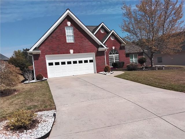 3330 Wellbrook Drive, Loganville, GA 30052