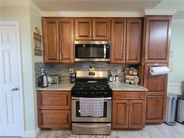 3330 Wellbrook Drive, Loganville, GA 30052