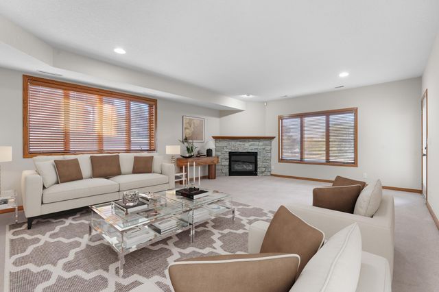 2535 Superior Lane NW, Rochester, MN 55901