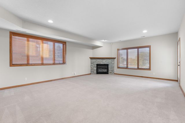 2535 Superior Lane NW, Rochester, MN 55901