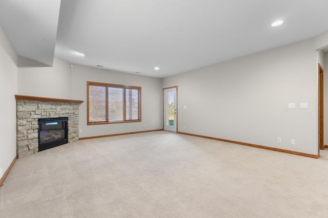 2535 Superior Lane NW, Rochester, MN 55901