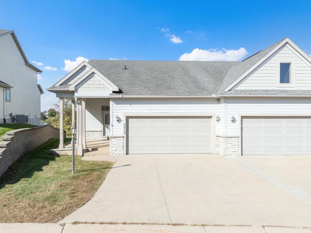 2535 Superior Lane NW, Rochester, MN 55901