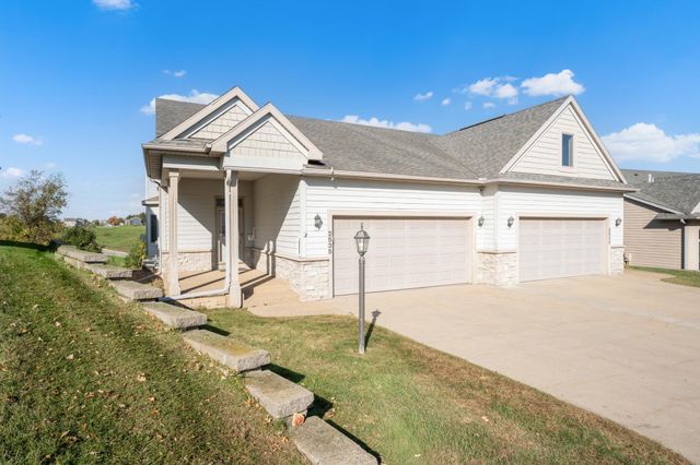 2535 Superior Lane NW, Rochester, MN 55901