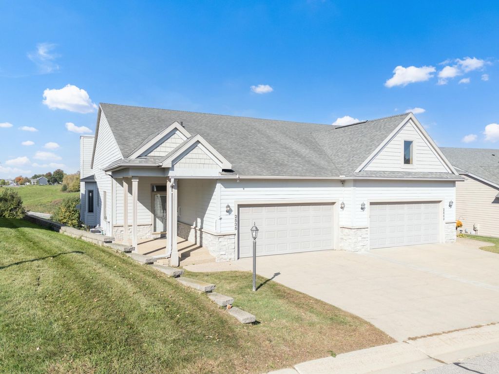 2535 Superior Lane NW, Rochester, MN 55901