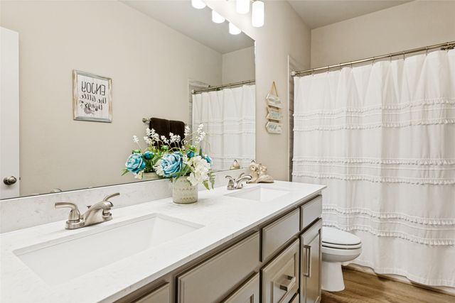 10517 Oates Branch Lane, Fort Worth, TX 76126