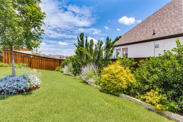 10517 Oates Branch Lane, Fort Worth, TX 76126
