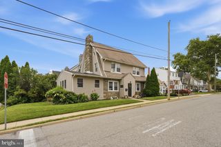 301 N MANOA RD, Havertown, PA 19083