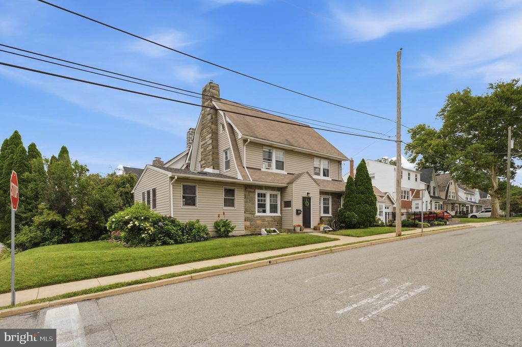 301 N MANOA RD, Havertown, PA 19083