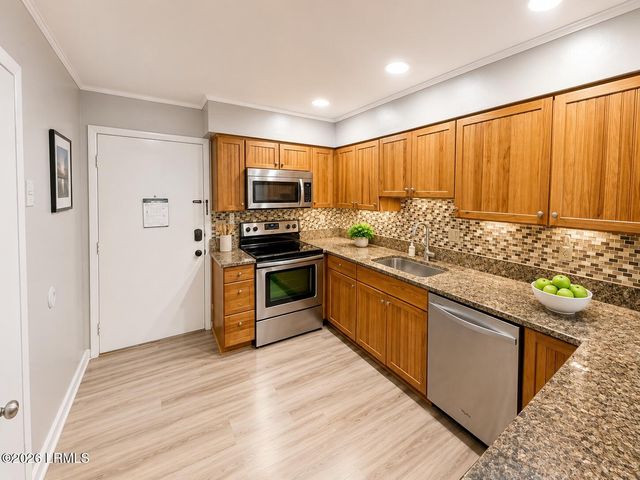 45 Folly Field Rd Apt 11J, Hilton Head Island, SC 29928