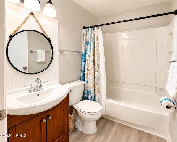 45 Folly Field Rd Apt 11J, Hilton Head Island, SC 29928