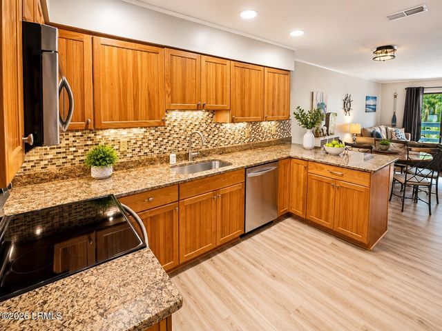 45 Folly Field Rd Apt 11J, Hilton Head Island, SC 29928