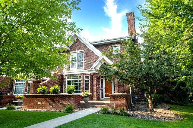 10776 Falling Water Lane H, Woodbury, MN 55129