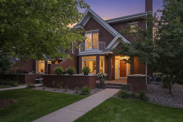 10776 Falling Water Lane H, Woodbury, MN 55129