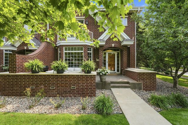 10776 Falling Water Lane H, Woodbury, MN 55129