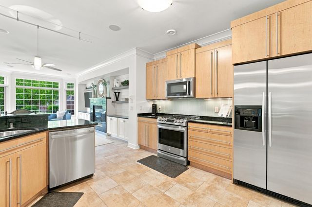 10776 Falling Water Lane H, Woodbury, MN 55129