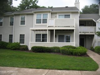 2 White Oak Court, Howell, NJ 07731
