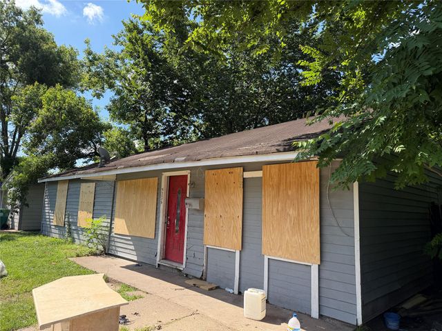 5226 Pensdale Street, Houston, TX 77033