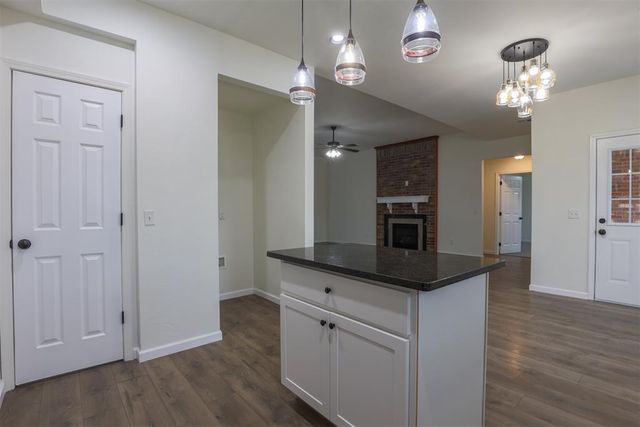 12405 SW 7th Street, Yukon, OK 73099