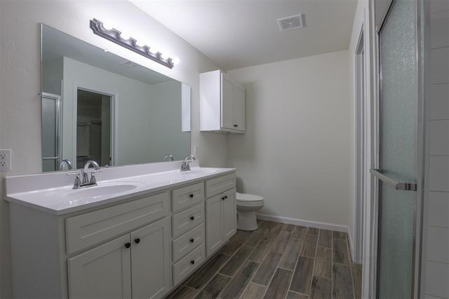 12405 SW 7th Street, Yukon, OK 73099