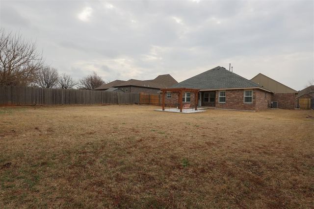 12405 SW 7th Street, Yukon, OK 73099