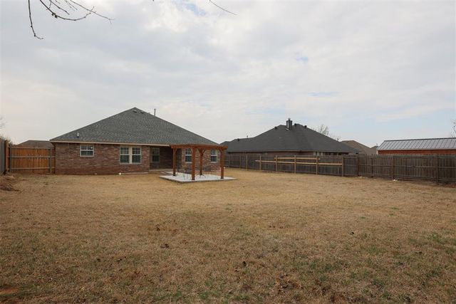 12405 SW 7th Street, Yukon, OK 73099